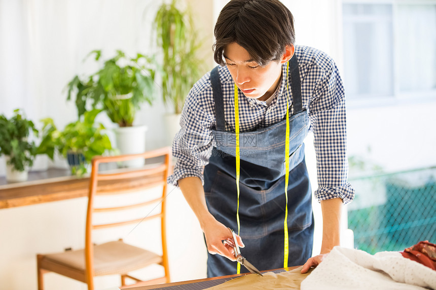 设计师面料自制一个男人缝图片