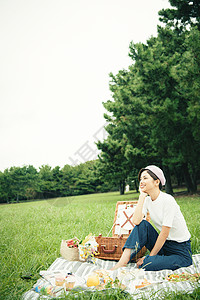 壮年放松花卉野餐女士图片