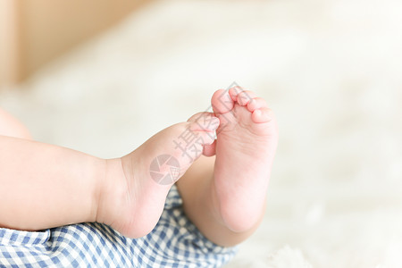婴儿的脚特写图片