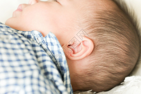 熟睡的婴儿图片