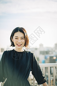 模特日本人房顶女人屋顶肖像图片