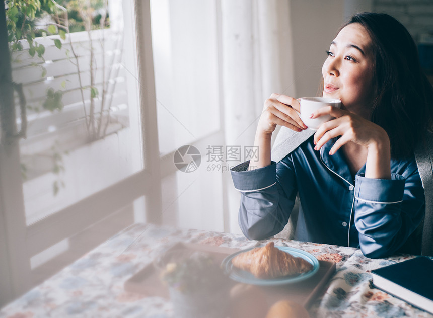 吃饭午餐饮食女生活方式茶时间图片