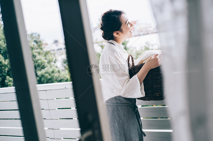 做家务的成熟女人图片