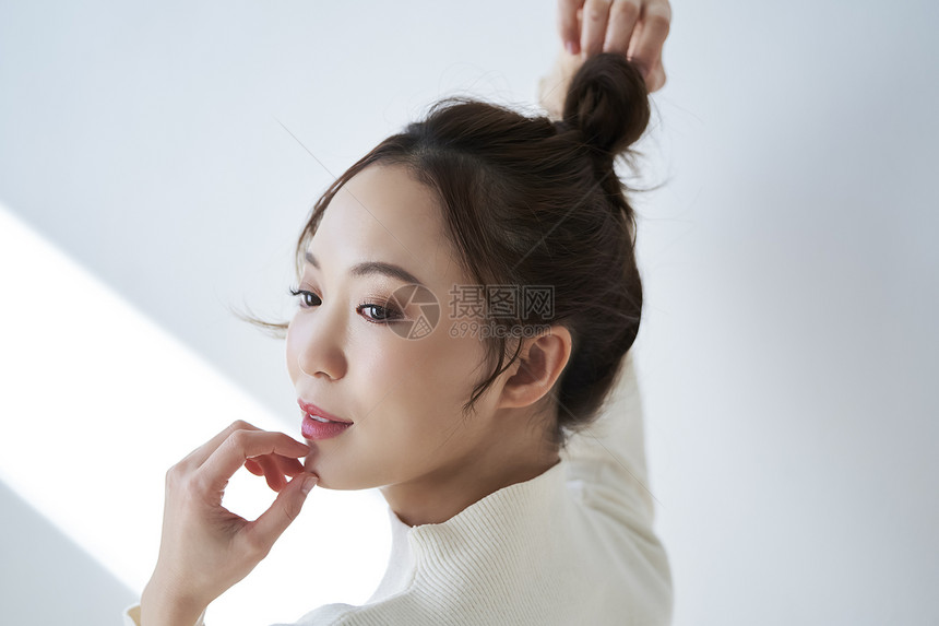 丸子医学美容简单女人的美丽形象发型图片