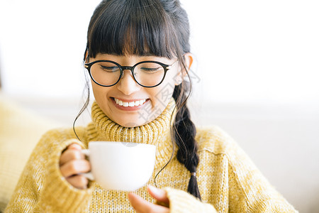 独居女子喝下午茶图片