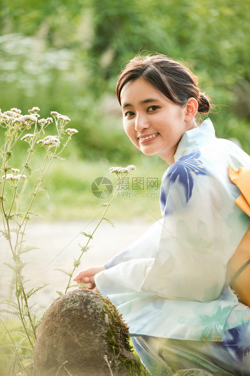 日本风格日式服装暑假妇女夏天浴衣图片