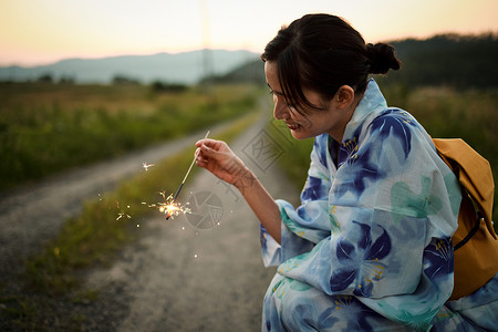 假期肖像休假妇女夏天yukata烟花图片