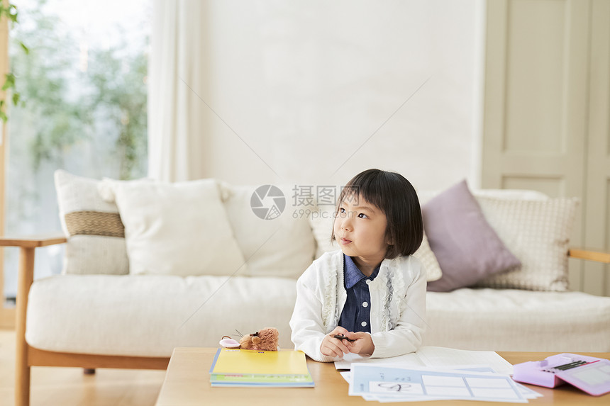 女孩们新生人物女孩儿童生活方式学习图片