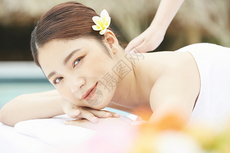 女性spa按摩身体护理图片
