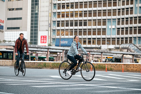 新宿异夫妇乘外国人入境自行车之旅图片