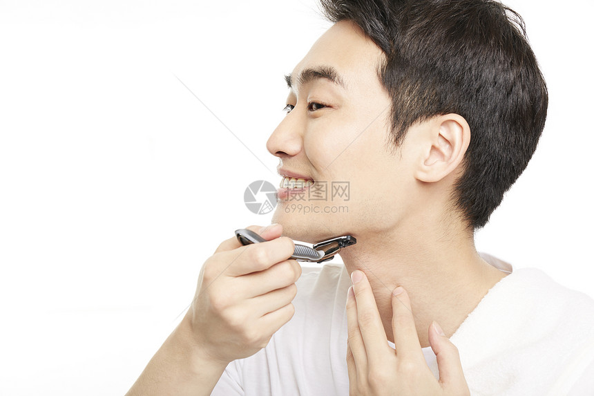 男士护肤面部保养刮胡子图片