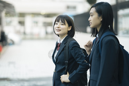 年轻上学小学生高中生图片