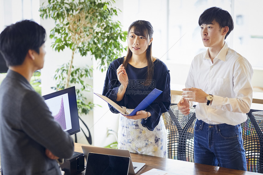 人物商务团队男人和女人商务会议图片