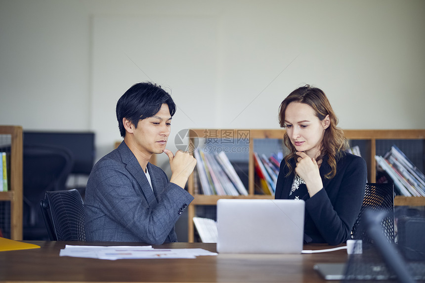 计算机商业女全球商务会议图片