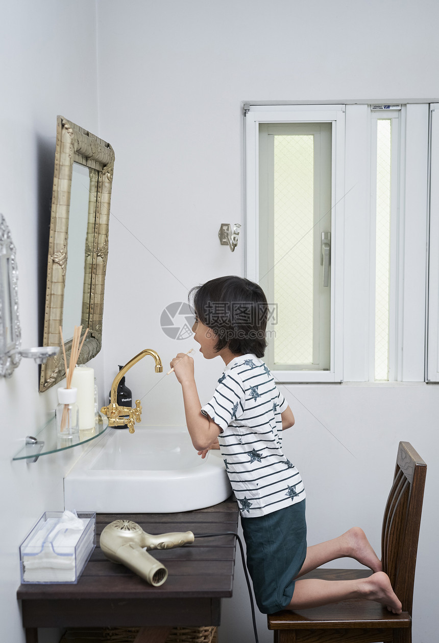看快乐活力儿童生活方式牙膏图片