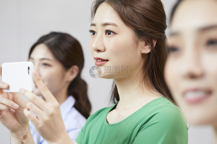 时髦女孩泛亚洲女生意图片