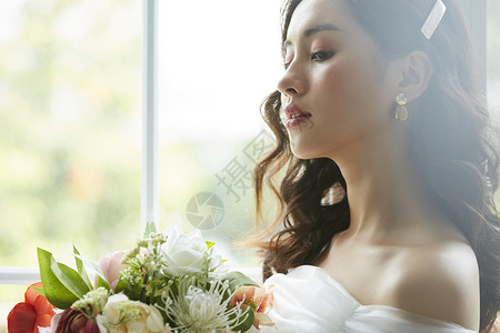 新娘透明素材手捧花束的新娘形象背景