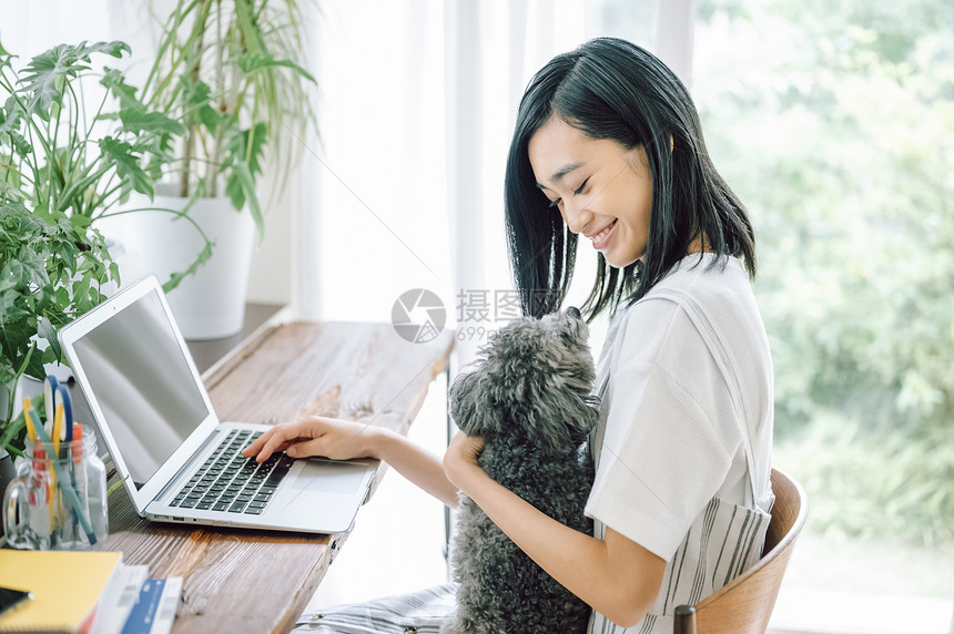 放松人类亚洲人生活与狗女人生意图片