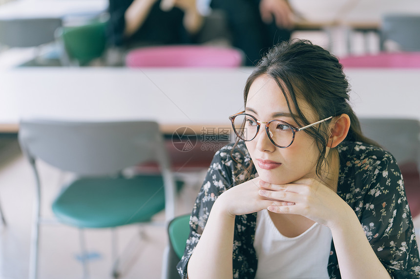 优良胸像不明白女大学生学习摄影合作keisenjogakuen大学图片