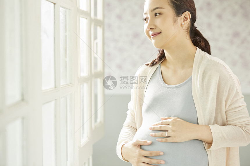 怀孕女子图片