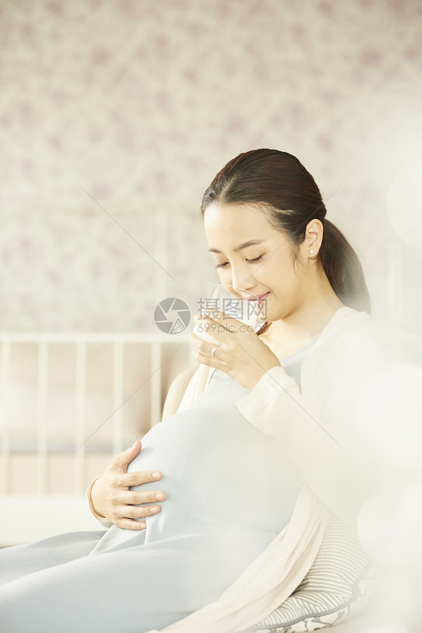 怀孕女人生活图片