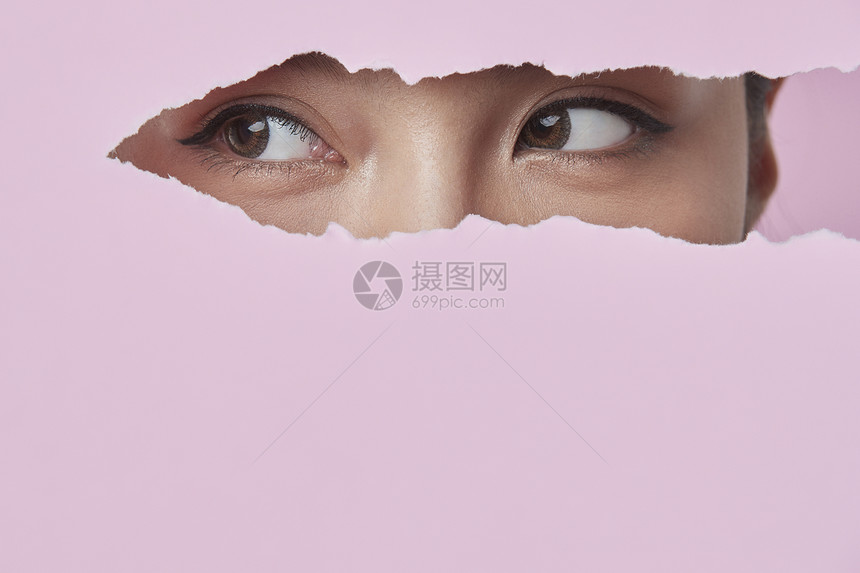 女性眼部特写图片