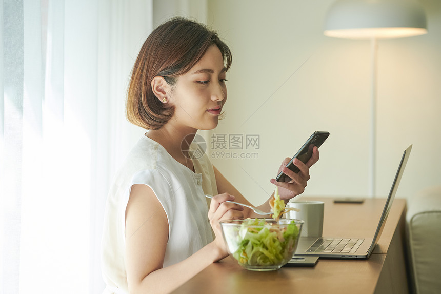 商业饮食韩国人女商务餐图片