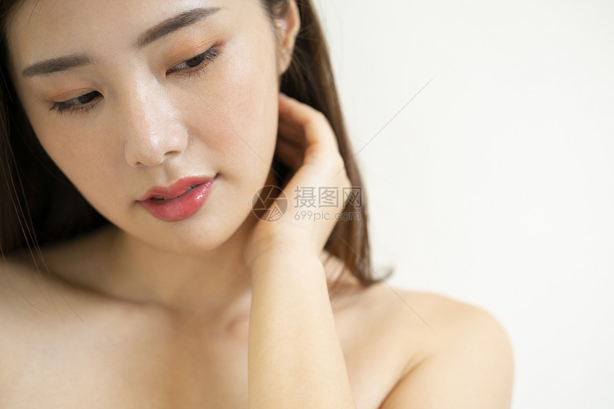 脸30多岁护肤自然的女美图片