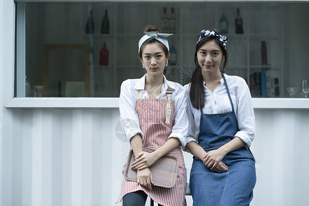 商店招聘年轻女亚洲肖像开设咖啡厅员工背景
