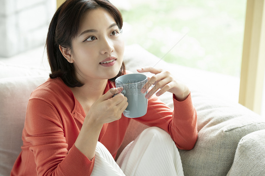 亚洲人30岁超时女咖啡图片