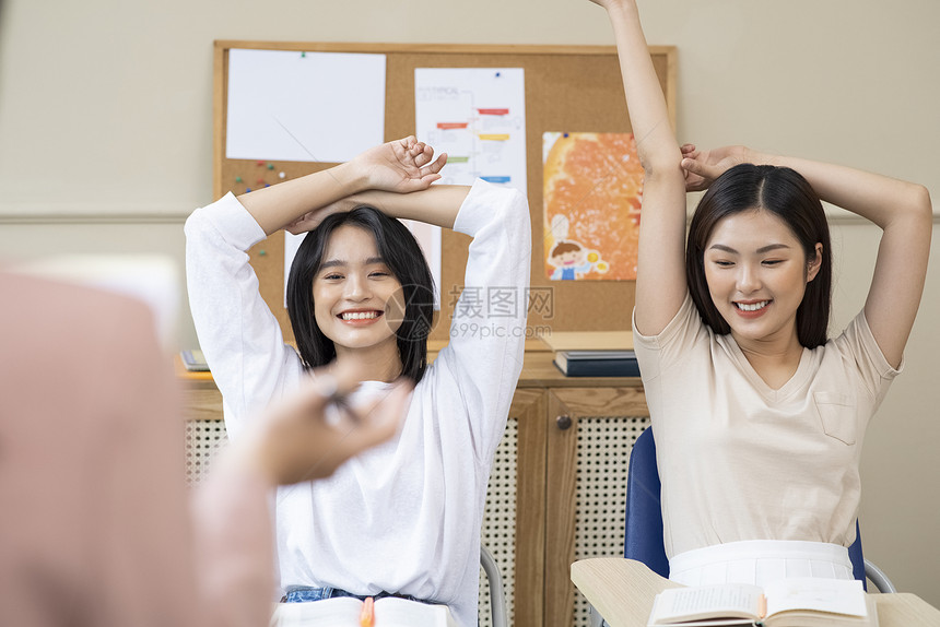 外语高兴大学女学生学生班图片