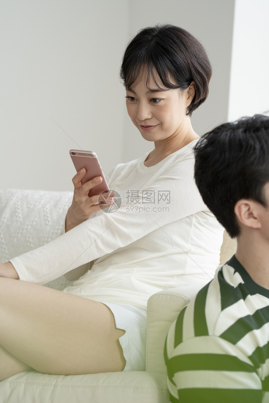 新婚的成年男子婚姻生活夫妇周末免费图片