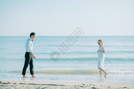 大海海滨亚洲人海边婚礼肖像图片