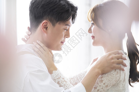 甜蜜的新婚夫妻婚礼图片