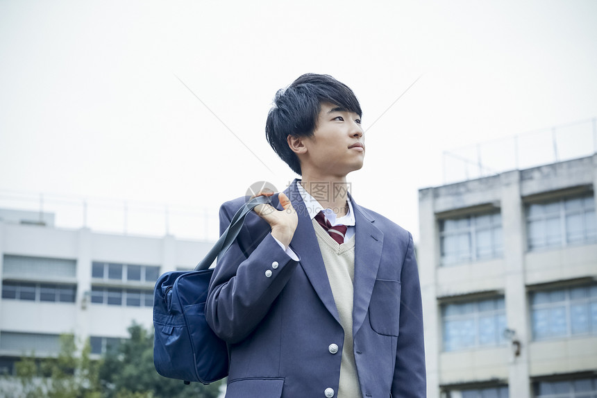 亚洲中学生校服模样图片