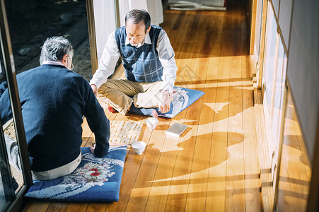 外祖父高角男人们老人玩将棋图片