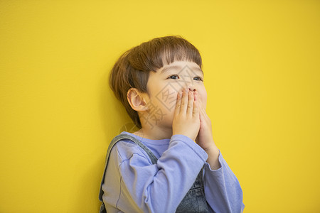 可爱的幼儿园小男孩图片