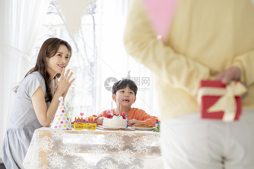 非常小韩国人糕饼聚会家庭图片
