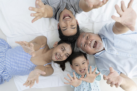 幸福三代人家庭图片