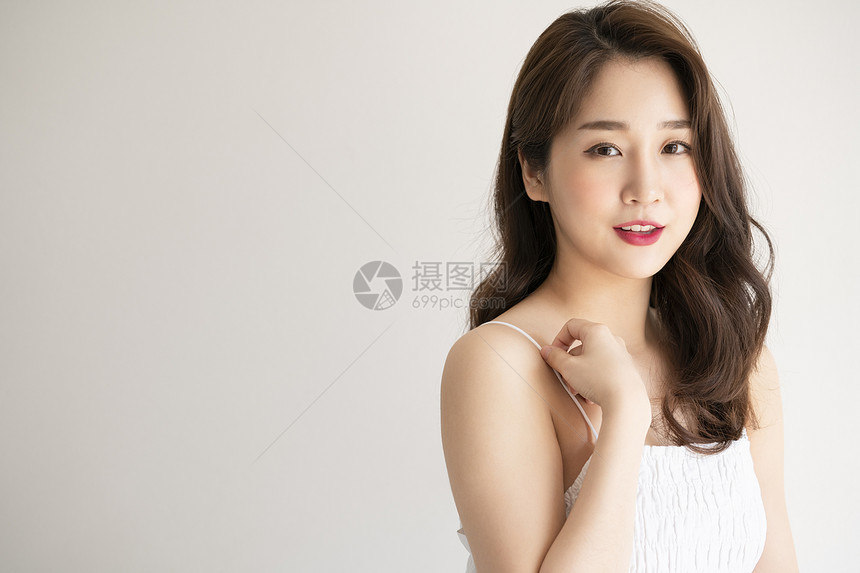 长发美女美妆图片