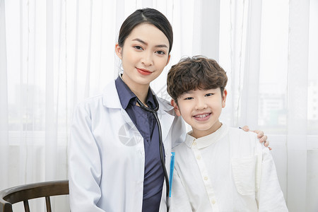 小男孩和儿童医生图片