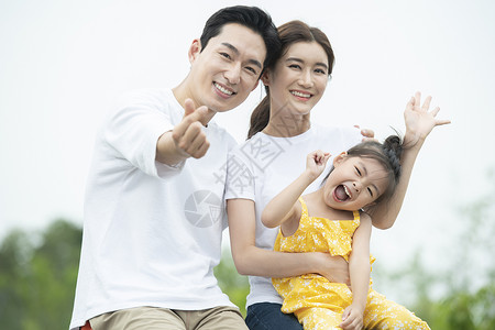 幸福开心的一家人图片