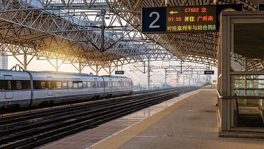 广州地铁线路图火车站台背景