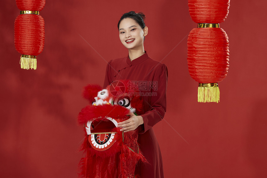 复古新年女性国潮形象图片