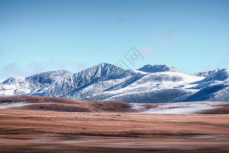 川西塔公草原和木雅雪山群高清图片