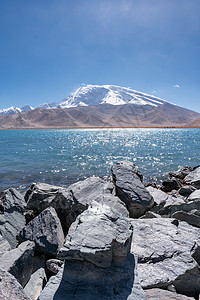 喀什维那塔新疆塔县帕米尔高原慕士塔格峰背景