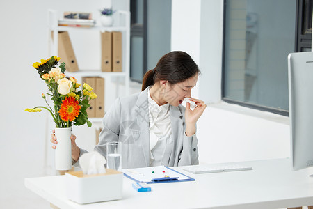 职场商务女性花粉过敏高清图片