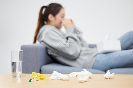 病毒性心肌炎室内过敏难受的女性背景