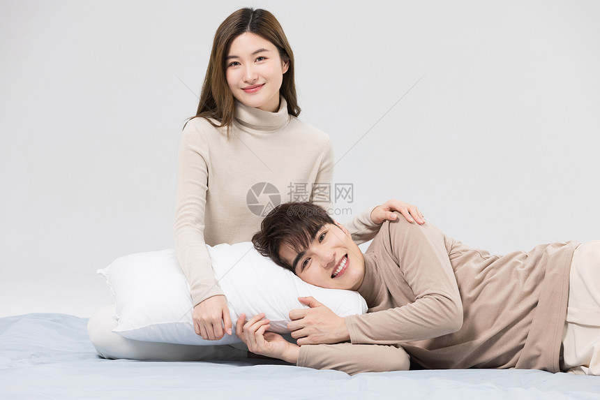 韩系情侣幸福居家生活图片