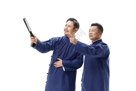 中年男性相声演员搭档相声表演背景图片